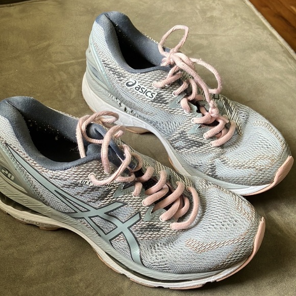 ASICS running shoes - Picture 2 of 3